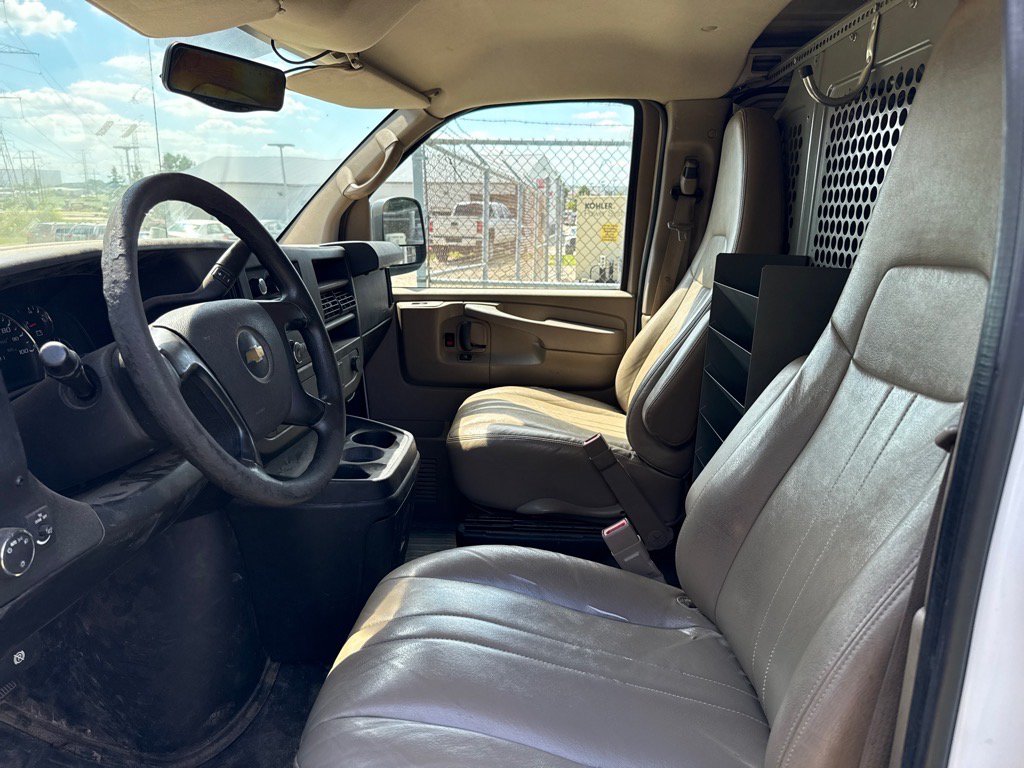 Used 2015 Chevrolet Express 2500 RWD image 8