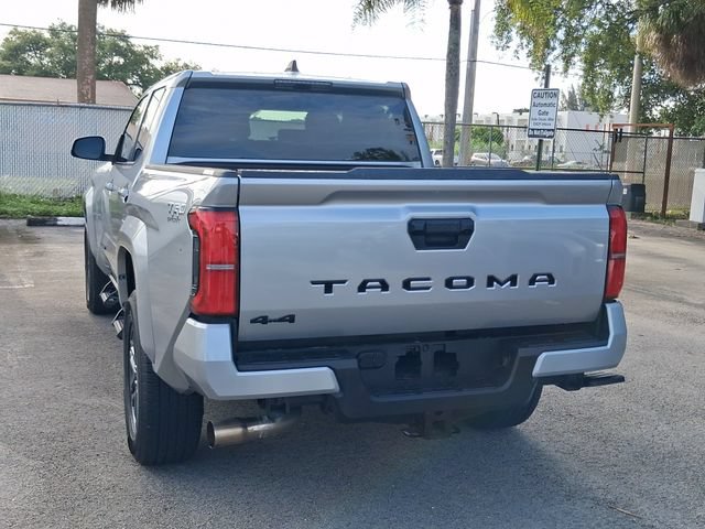 Used 2025 Toyota Tacoma TRD Sport AWD/4WD image 3