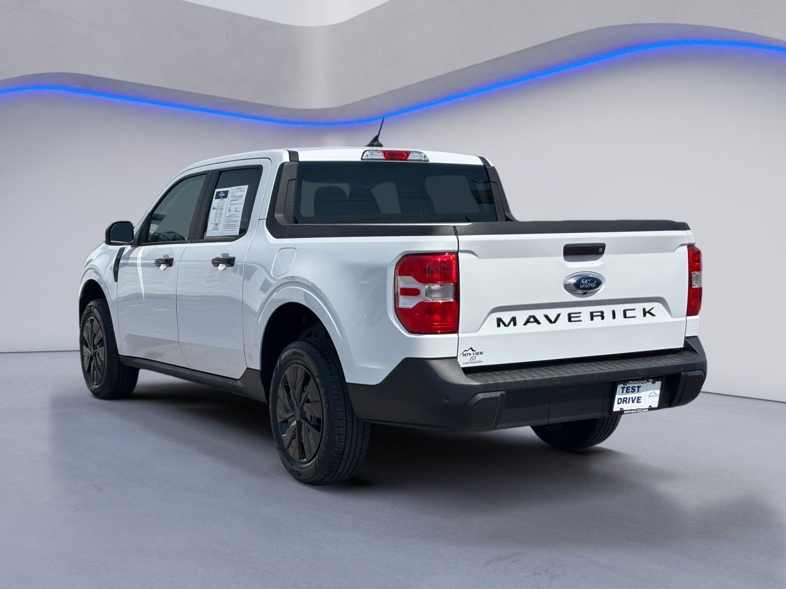 Used 2022 Ford Maverick XL image 3