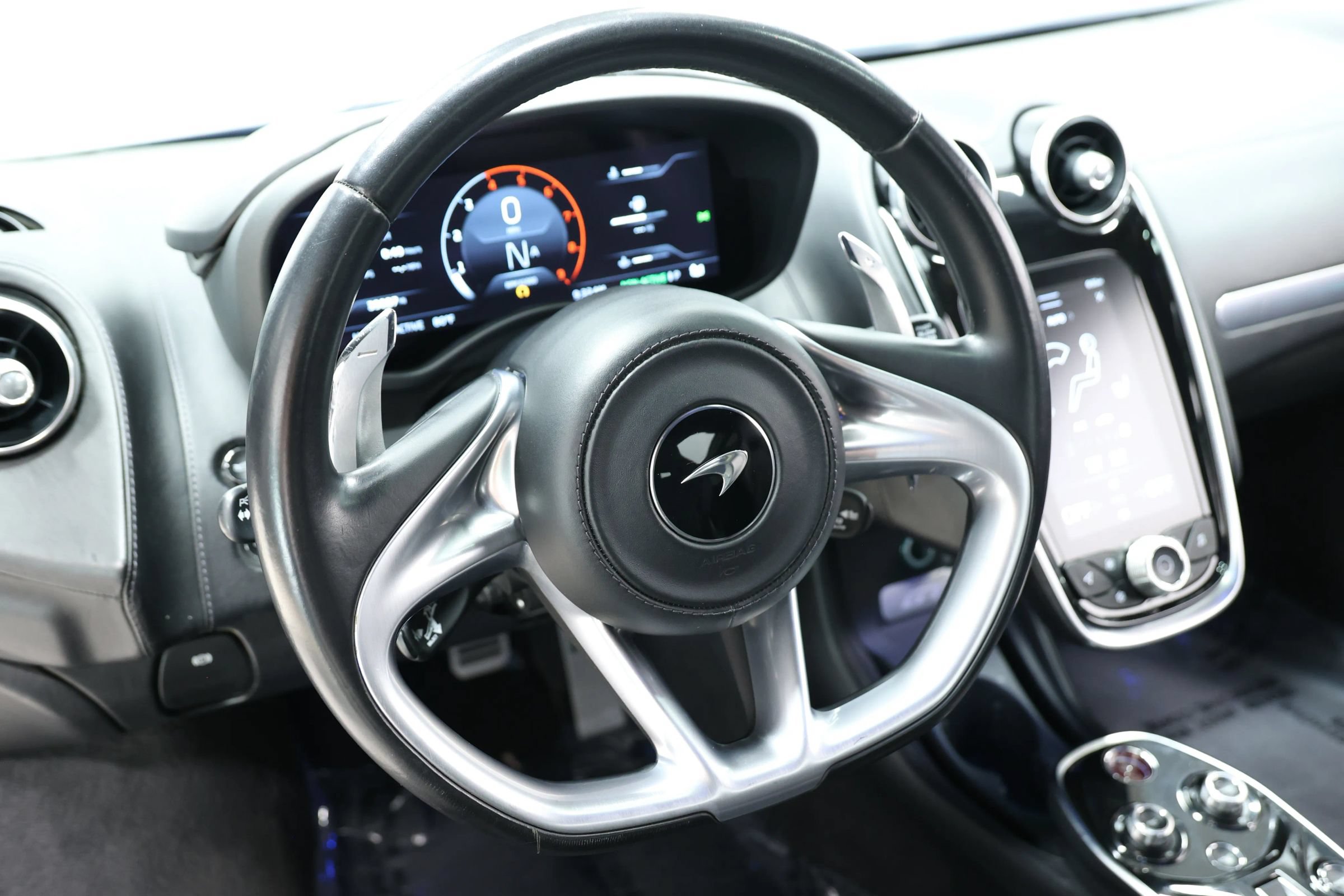 Used 2021 McLaren GT RWD image 30