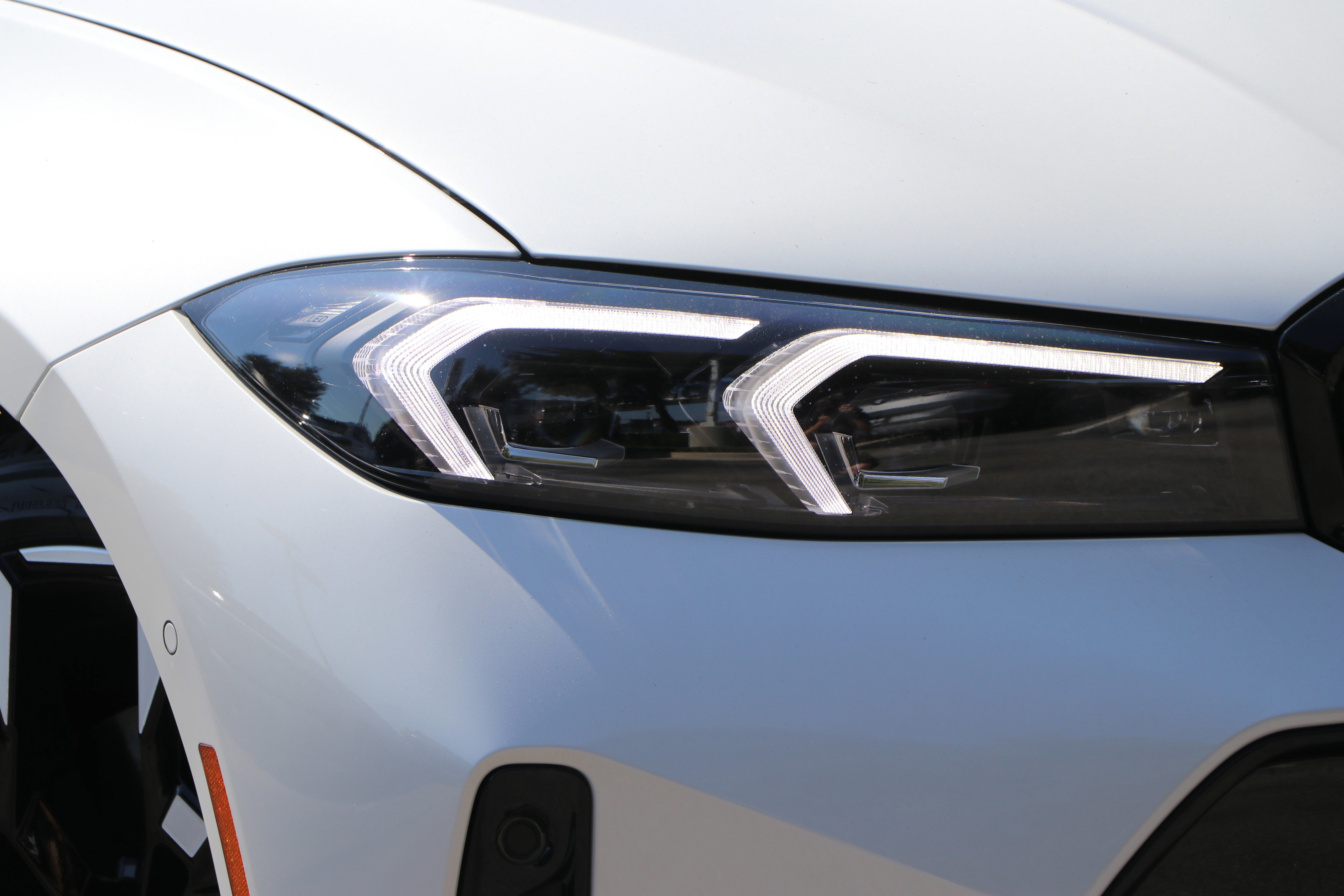 Certified 2025 BMW 330i Sedan w/ M Sport Package image 5