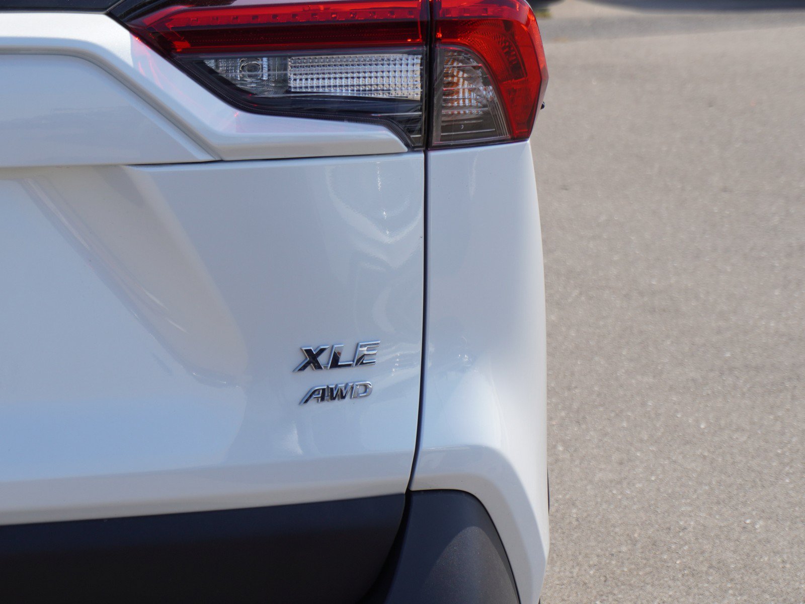 Used 2025 Toyota RAV4 XLE Premium w/ Weather Package AWD/4WD image 10