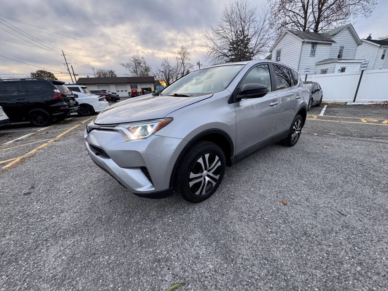 Used 2018 Toyota RAV4 LE w/ All Weather Liner Package image 22