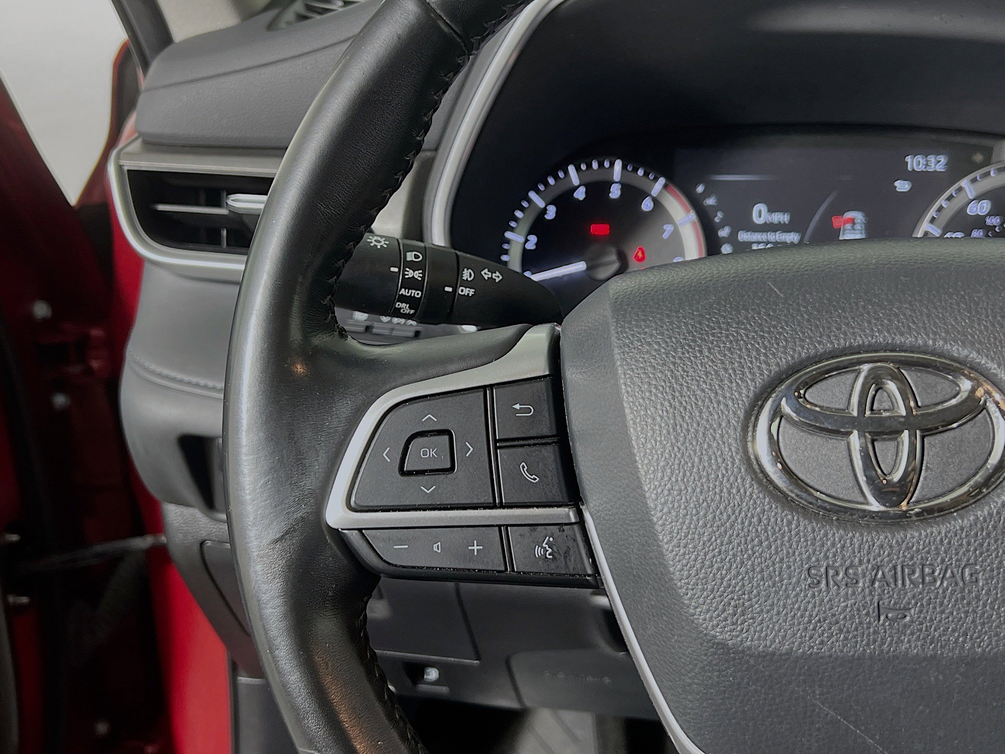 Used 2023 Toyota Highlander XLE image 18