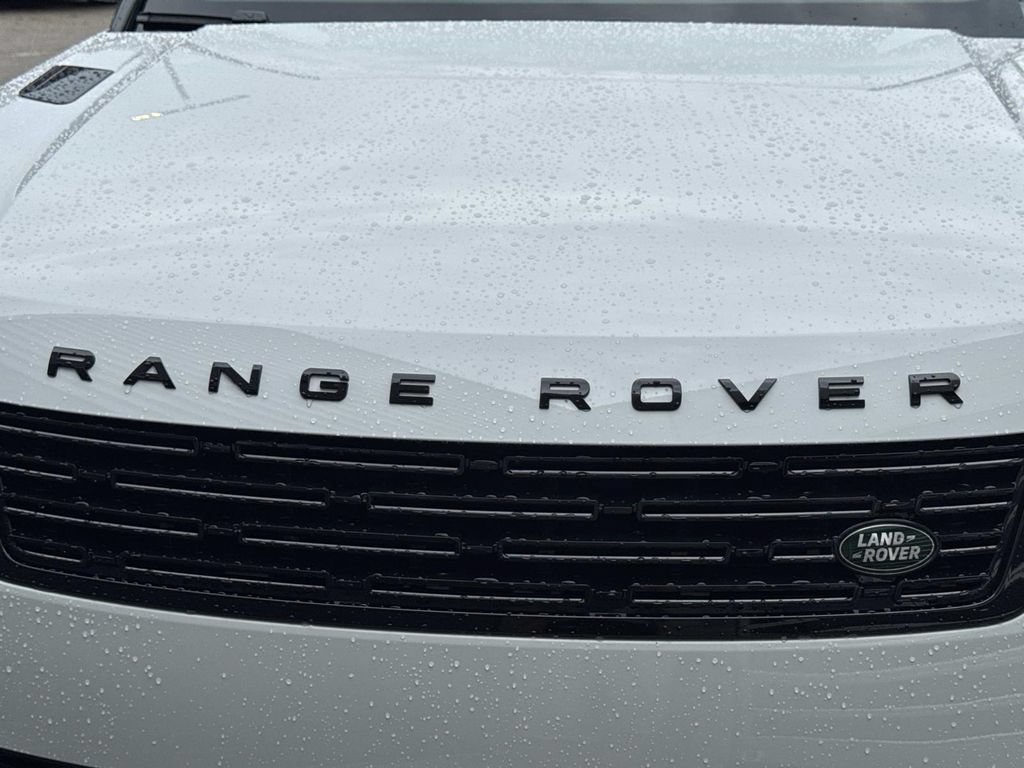 New 2026 Land Rover Range Rover Sport Dynamic SE AWD/4WD image 11