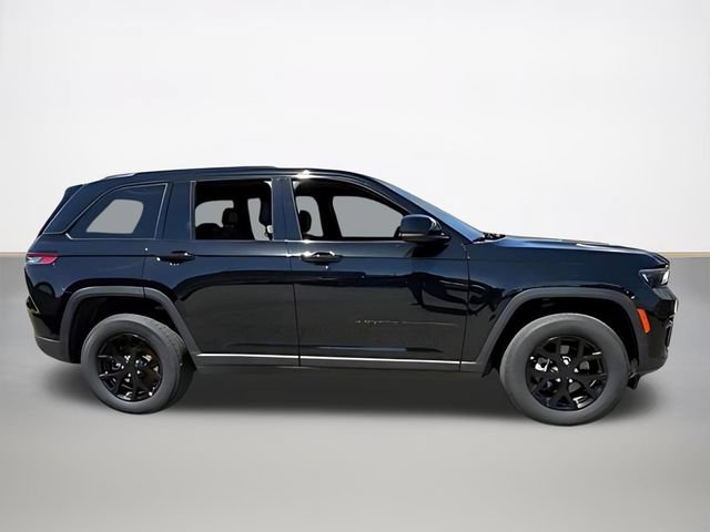 Used 2025 Jeep Grand Cherokee Altitude AWD/4WD video 2