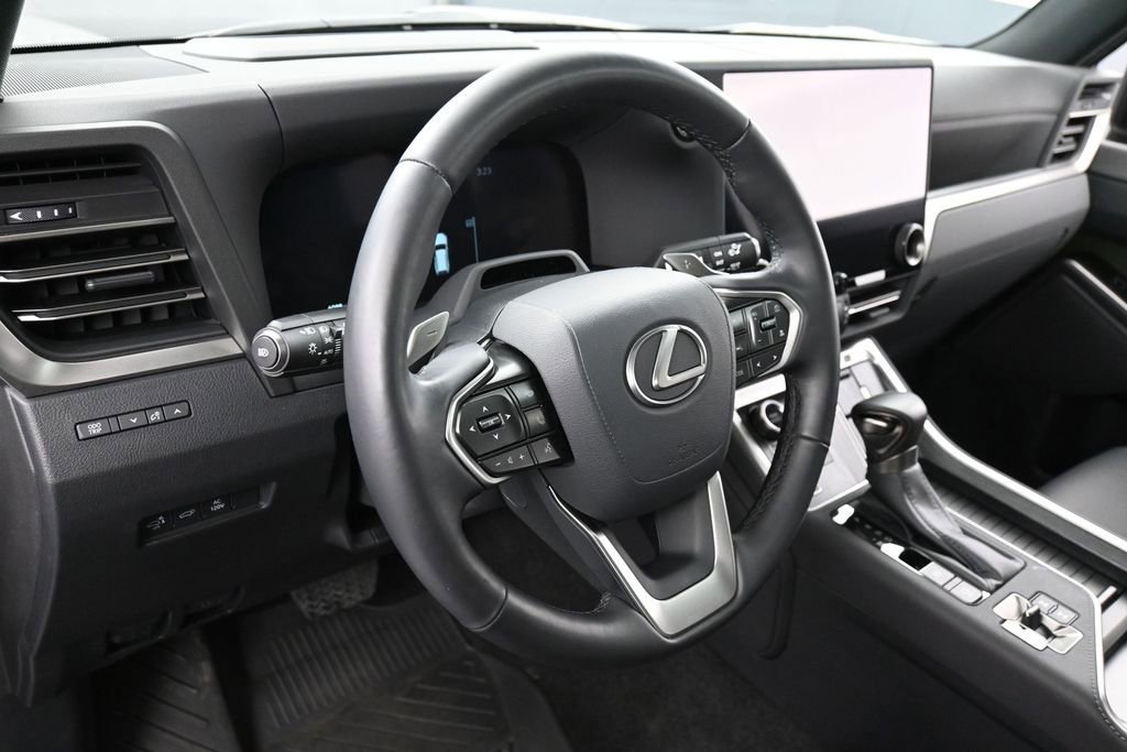 Used 2024 Lexus GX 550 AWD/4WD image 16