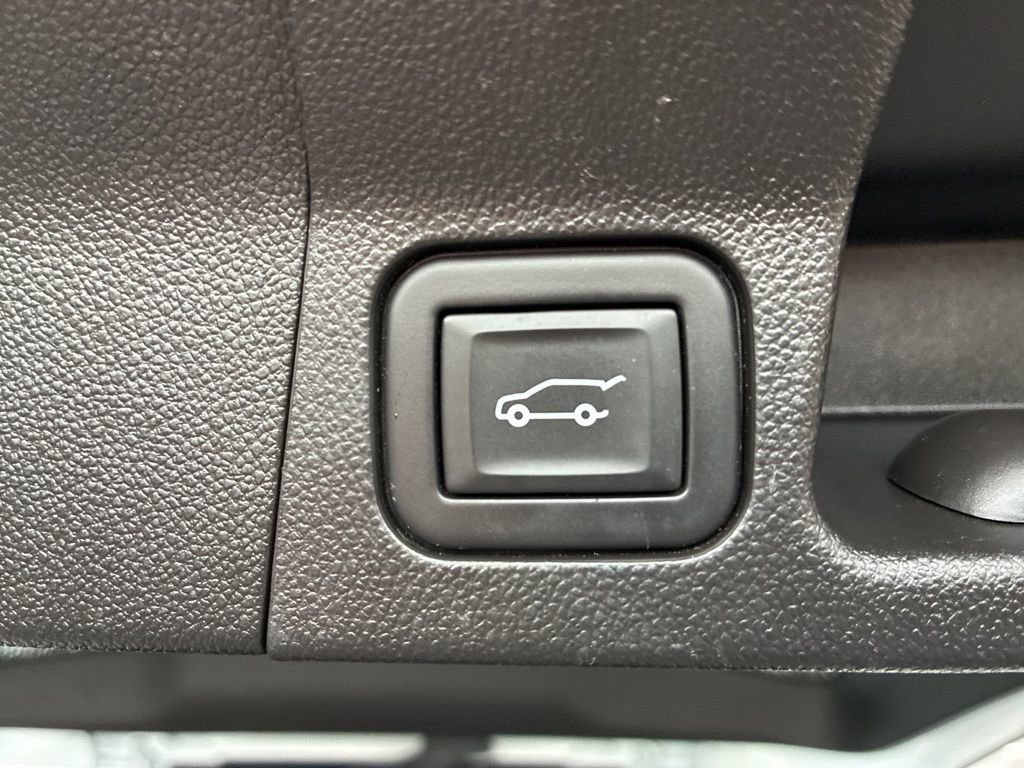 Used 2023 GMC Acadia AT4 image 24