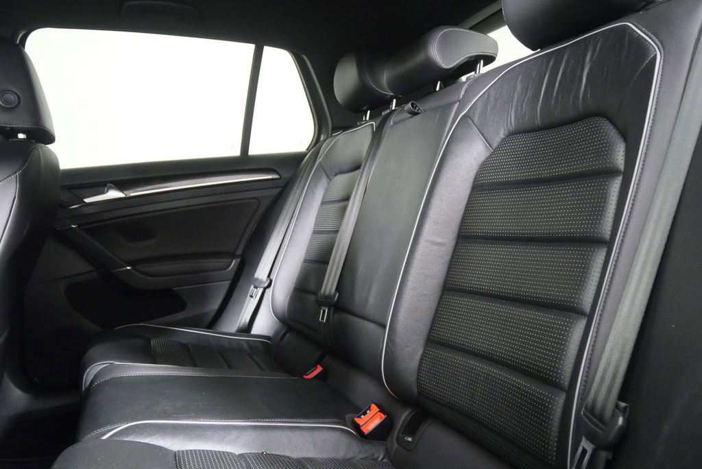 Used 2019 Volkswagen Golf R 4-Door AWD/4WD image 11
