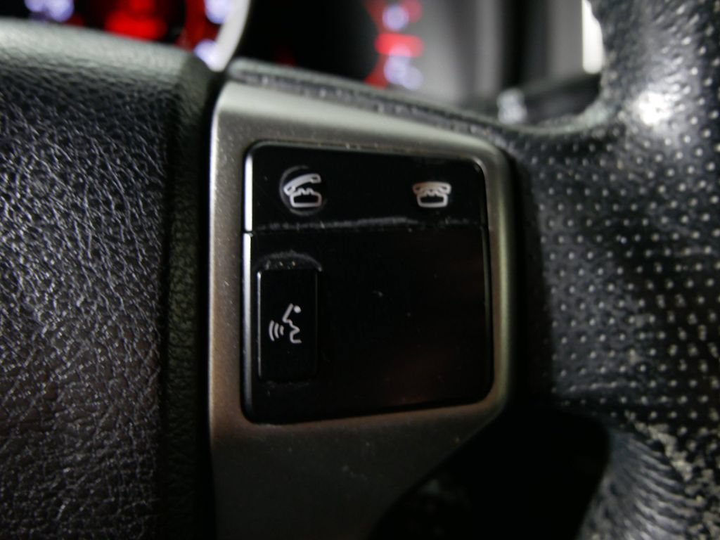 Used 2012 Toyota 4Runner Limited AWD/4WD image 18
