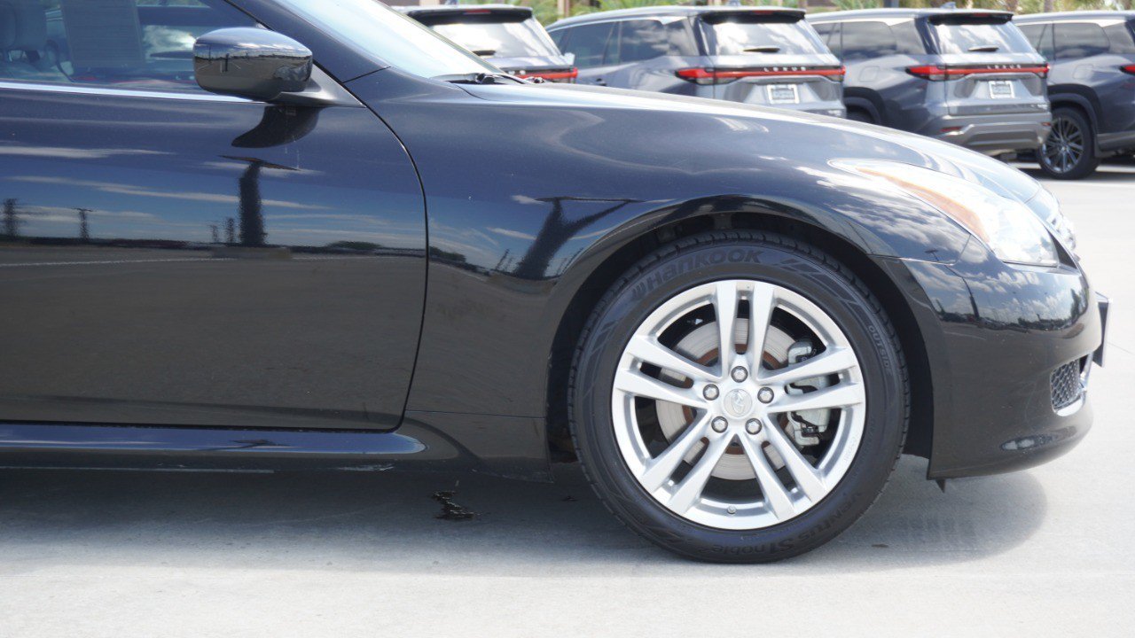 Used 2010 INFINITI G37 Convertible w/ Premium Pkg RWD image 9