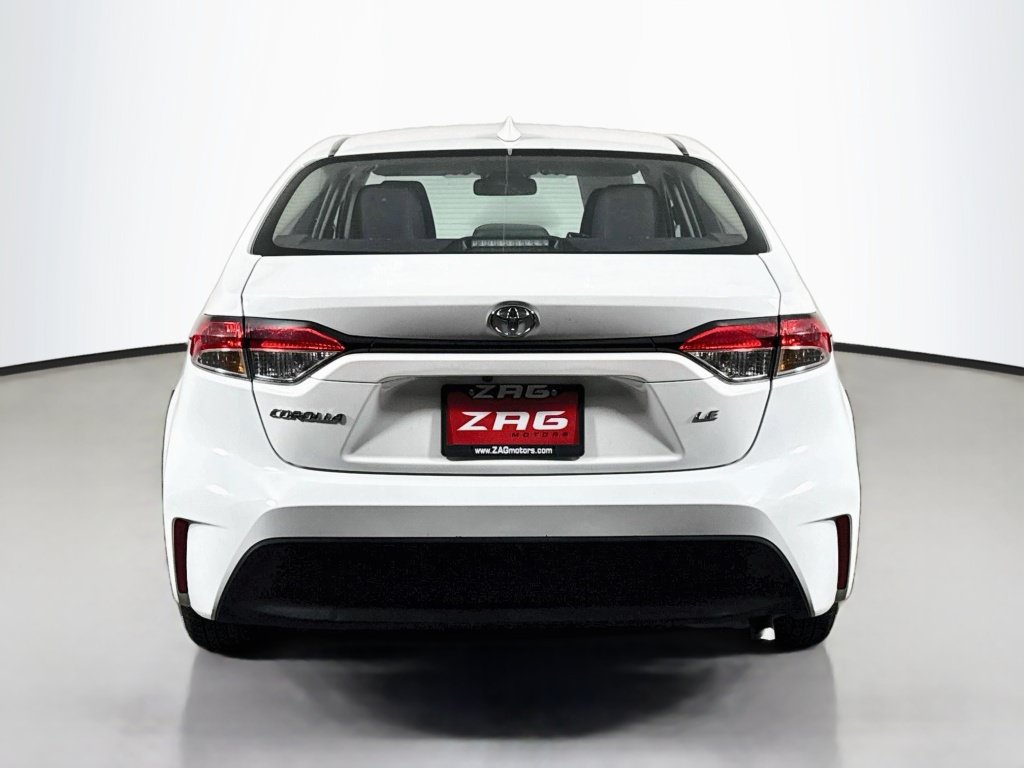 Used 2025 Toyota Corolla LE FWD image 4