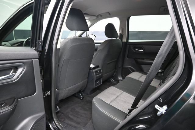 Used 2025 Nissan Rogue SV AWD/4WD image 24