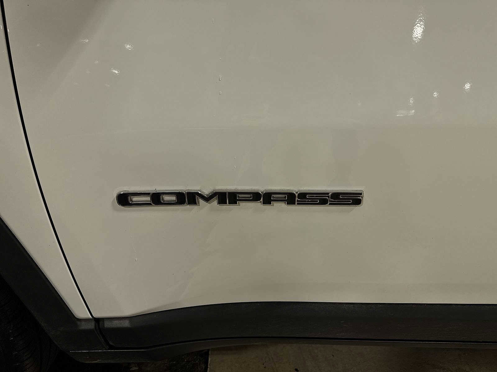 Used 2023 Jeep Compass Limited image 25