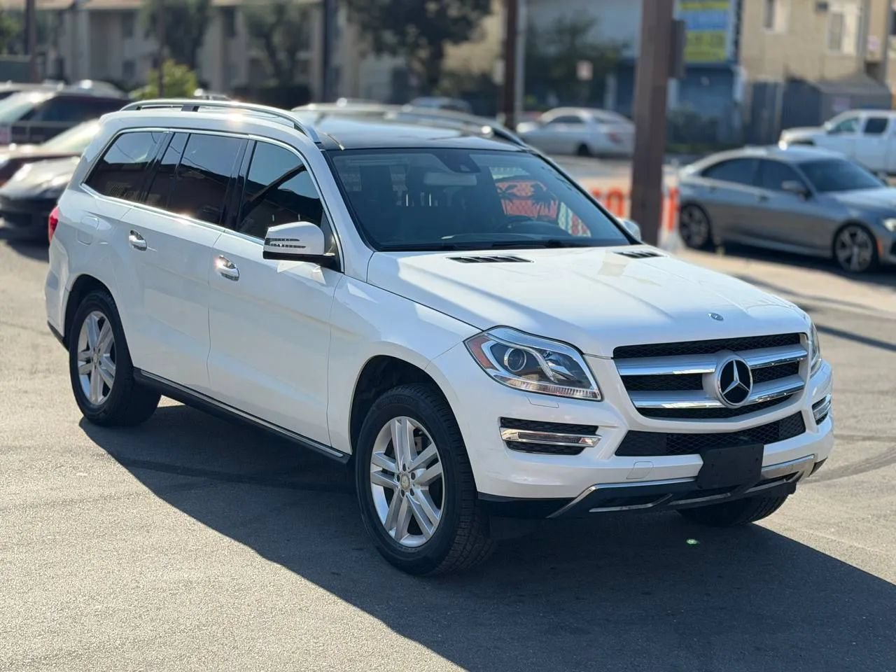 Used 2015 Mercedes-Benz GL 450 4MATIC image 2