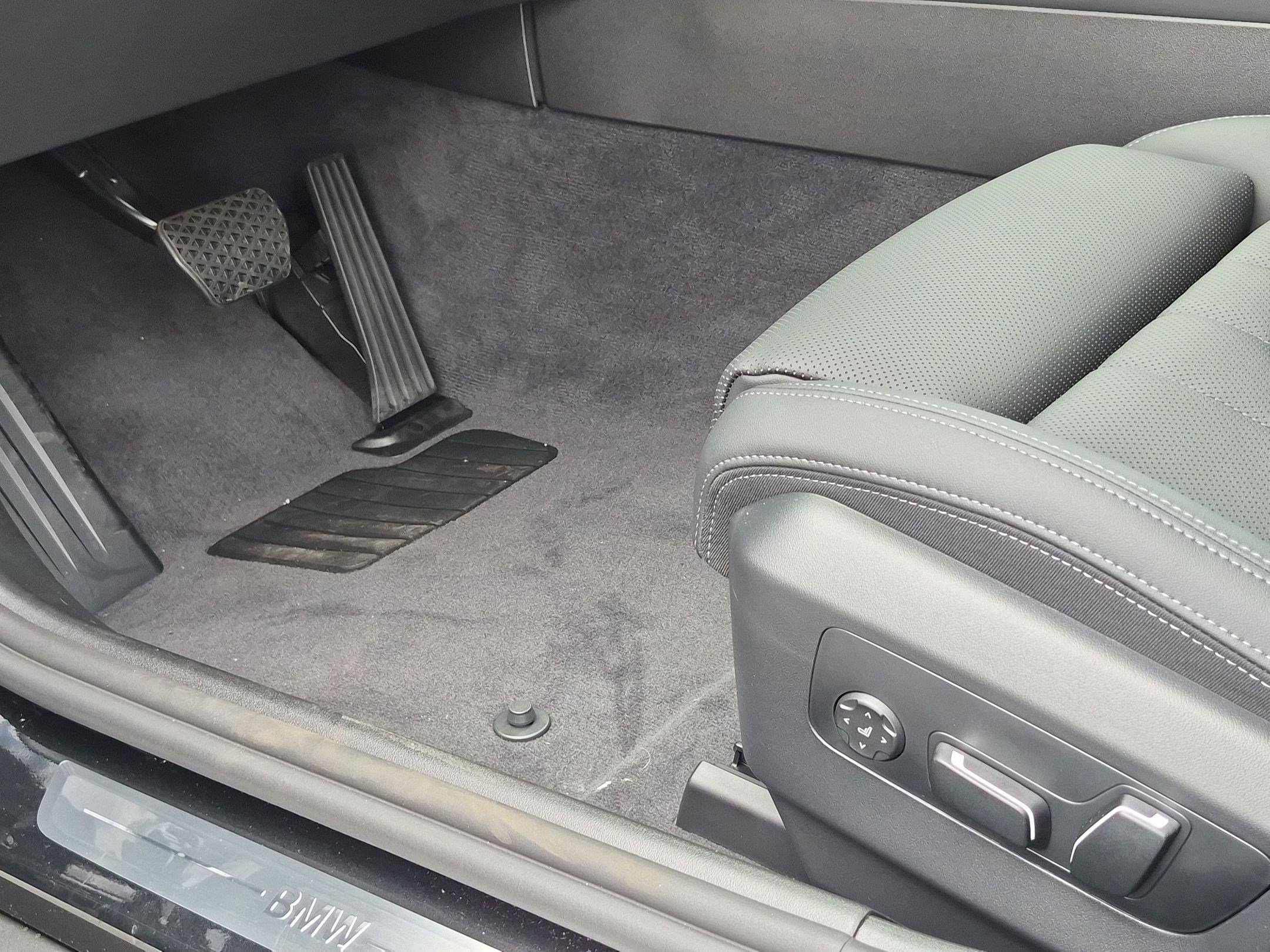 New 2027 BMW 530i w/ Convenience Package RWD image 17