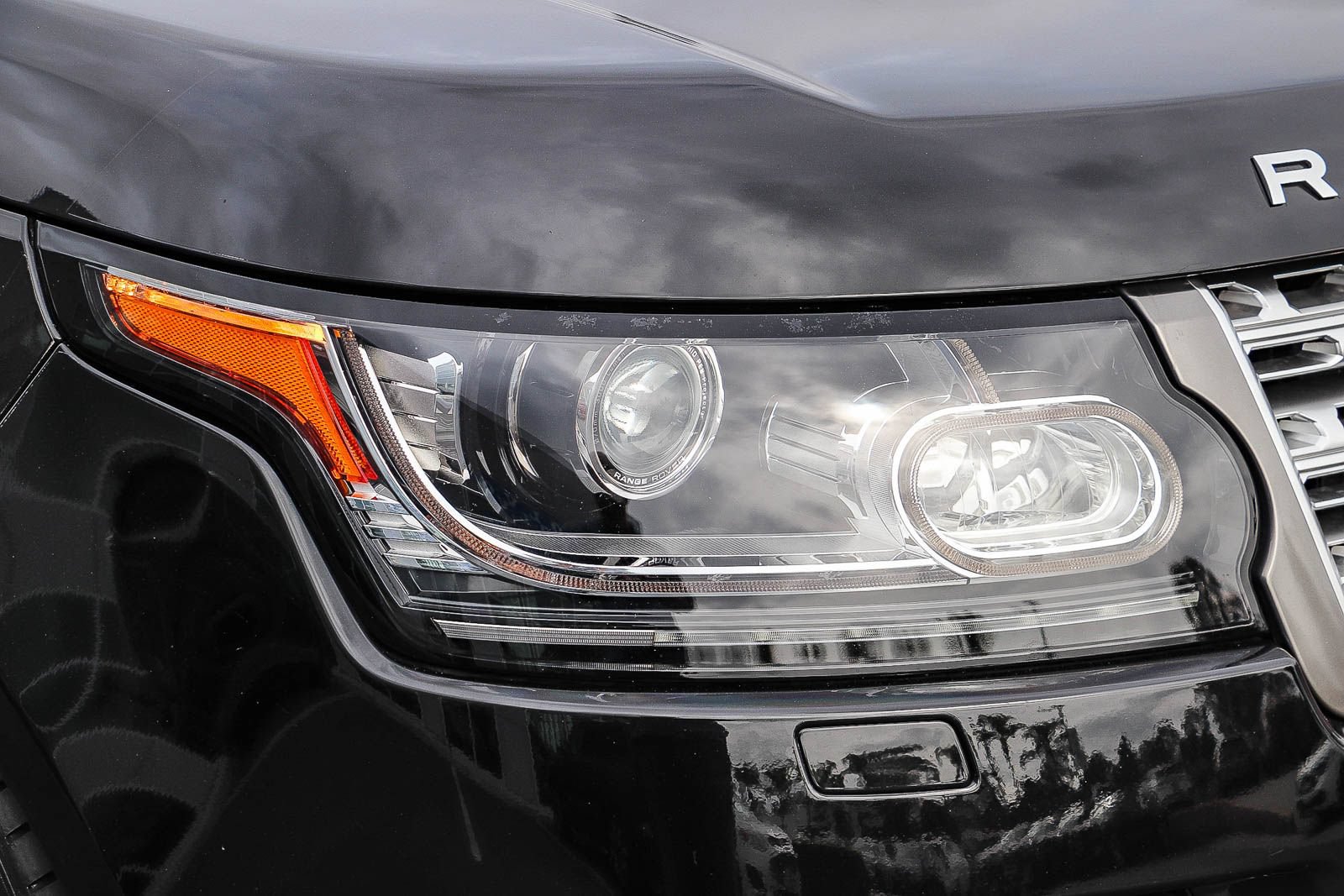 Used 2016 Land Rover Range Rover Supercharged AWD/4WD image 4