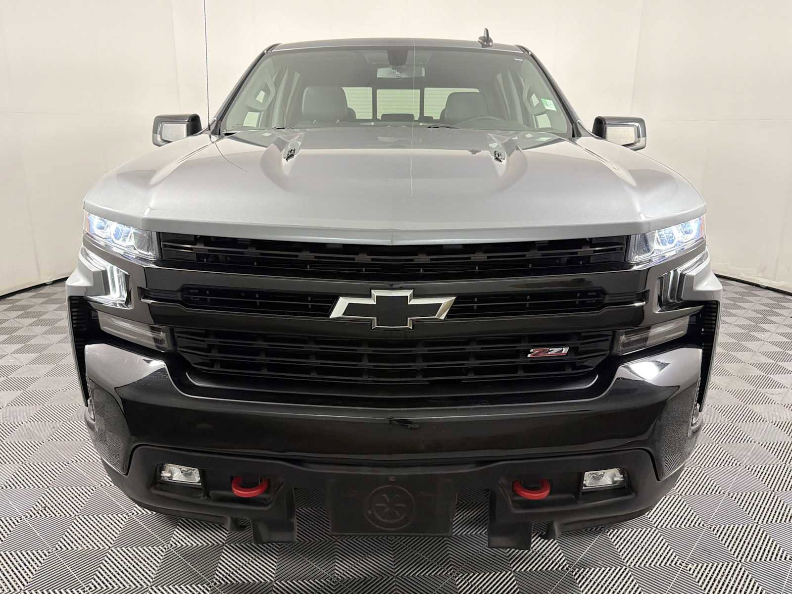 Used 2021 Chevrolet Silverado 1500 LT Trail Boss w/ Convenience Package II image 2