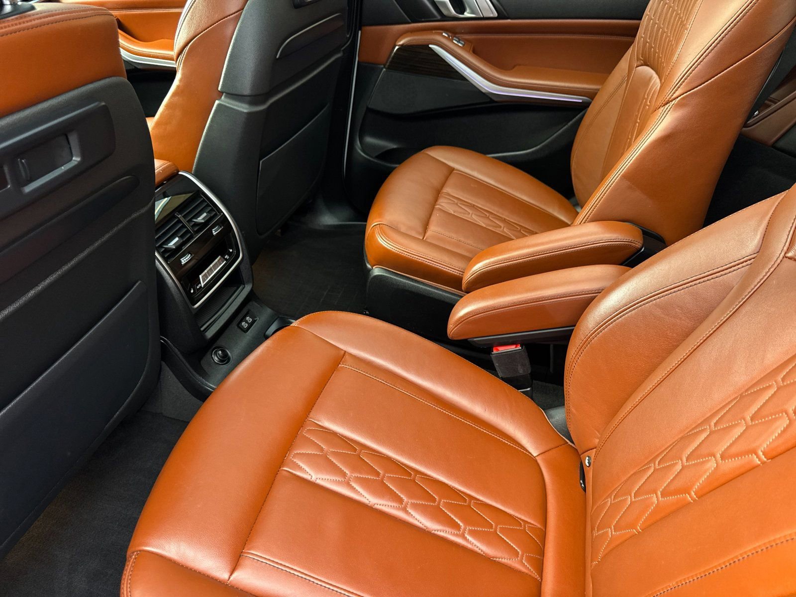 Used 2021 BMW X7 xDrive40i w/ M Sport Package image 13