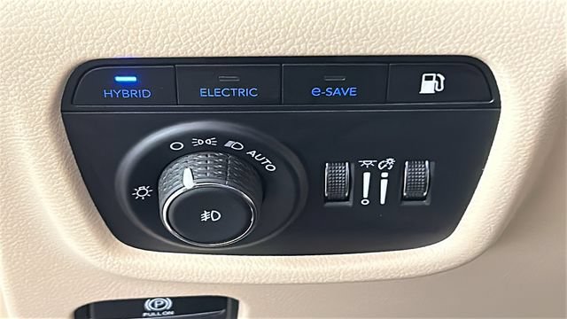 Used 2024 Jeep Grand Cherokee Limited 4xe w/ Luxury Tech Group II AWD/4WD image 20