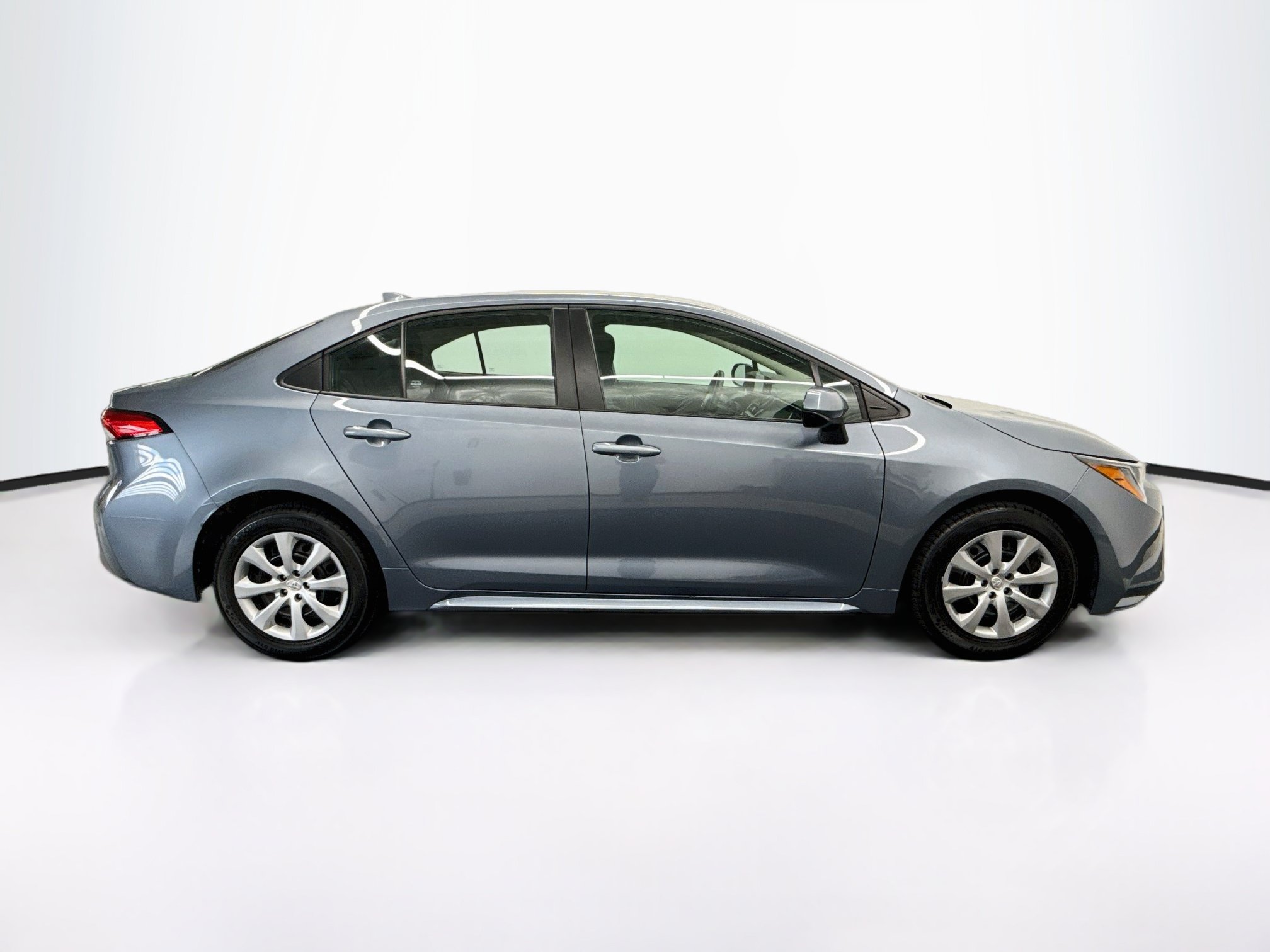 Used 2025 Toyota Corolla LE FWD image 10