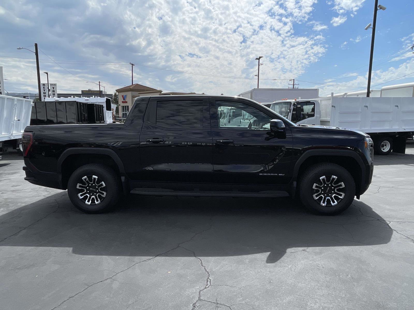 New 2026 GMC Sierra EV Elevation image 4