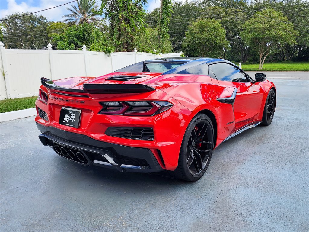 Used 2025 Chevrolet Corvette Z06 w/ Stealth Interior Trim Package image 17