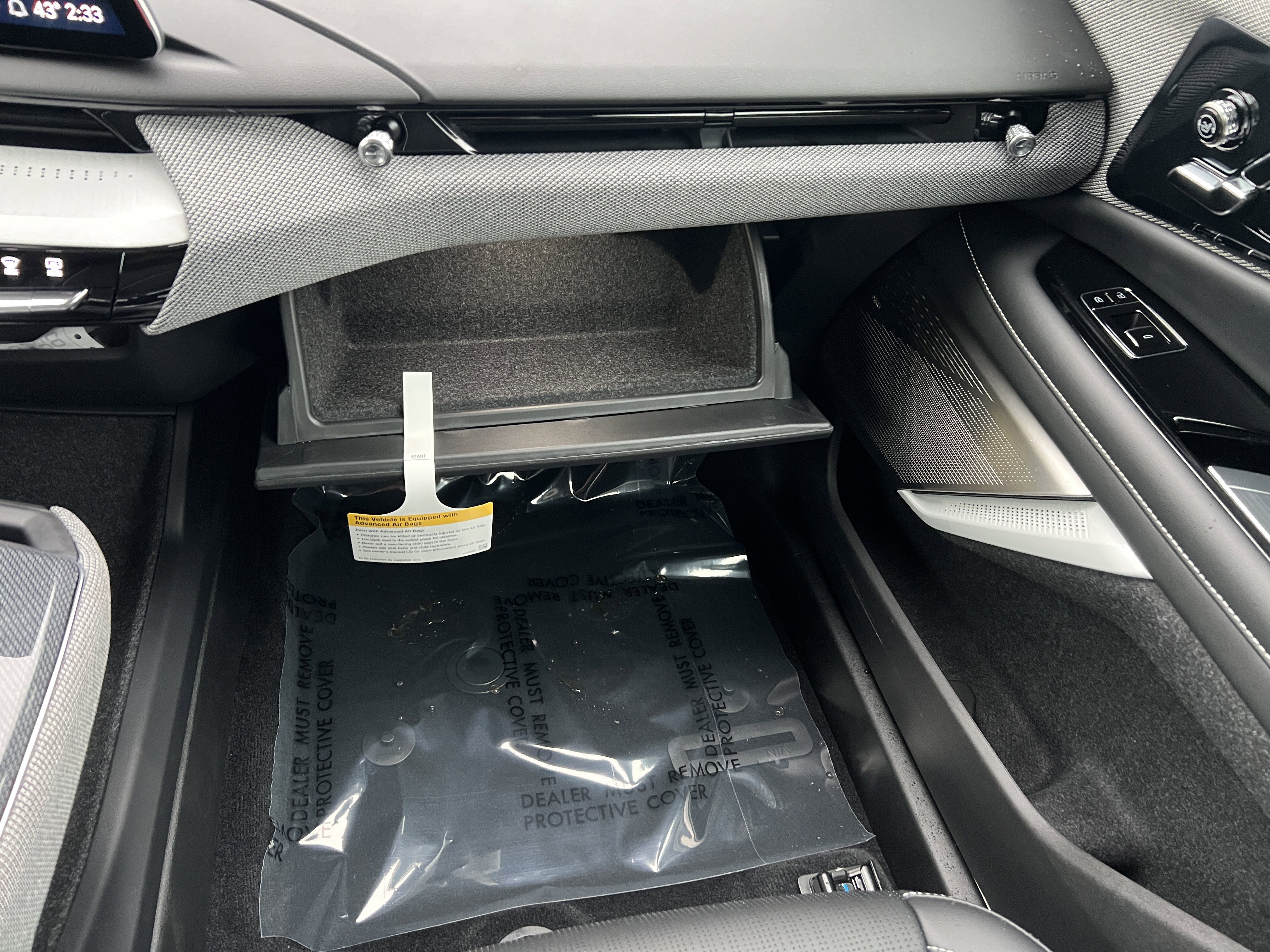 New 2026 Cadillac Optiq Luxury 2 image 36