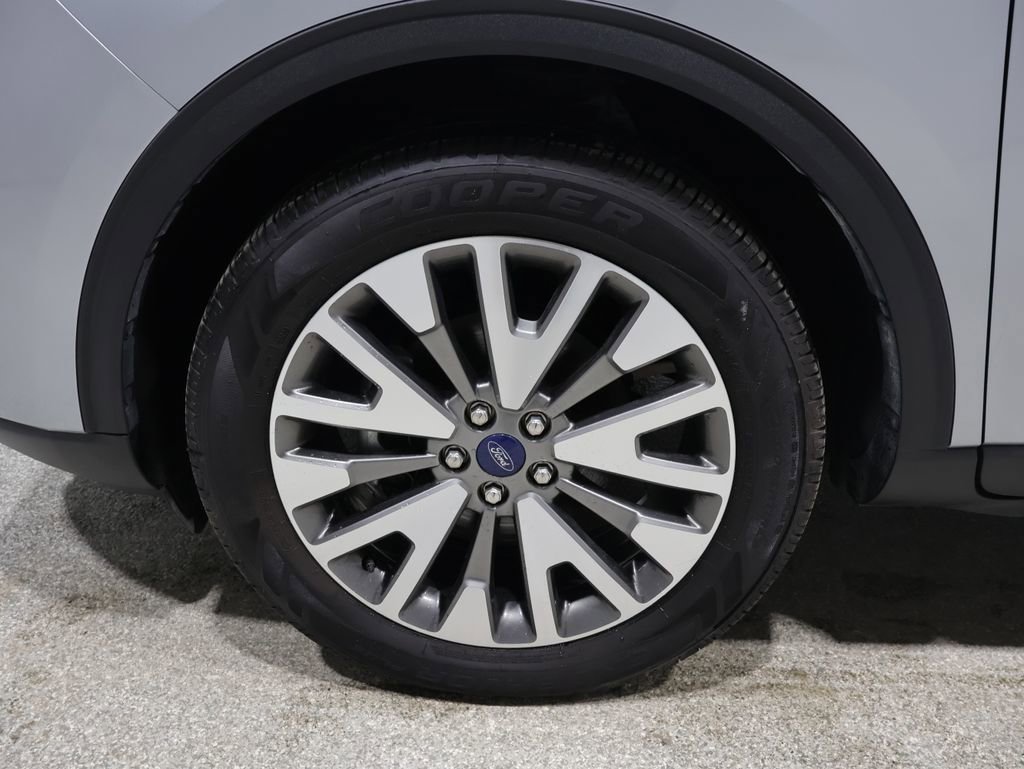 Used 2022 Ford Escape Titanium image 9