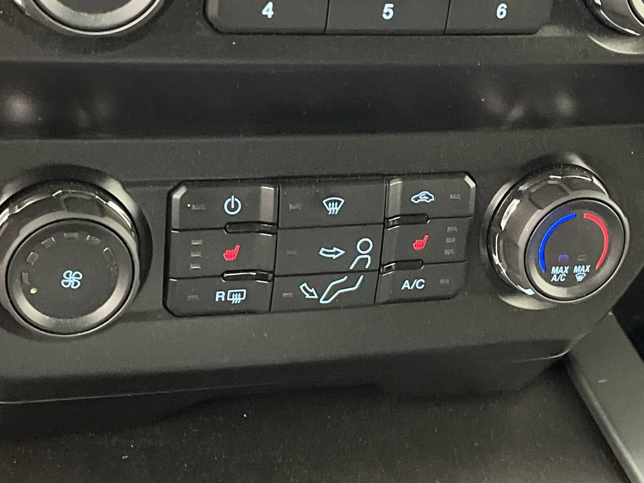 Certified 2021 Ford F250 XLT w/ XLT Premium Package AWD/4WD image 23