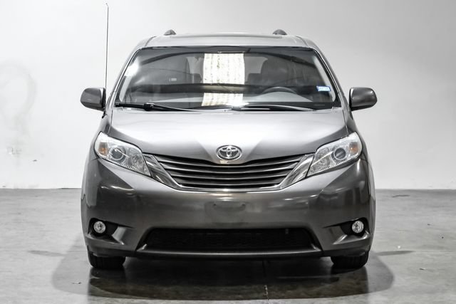 Used 2012 Toyota Sienna XLE FWD image 7