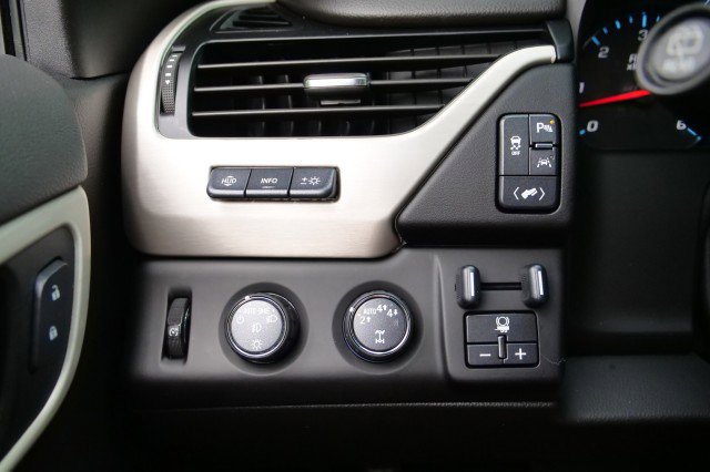 Used 2020 GMC Yukon Denali AWD/4WD image 17