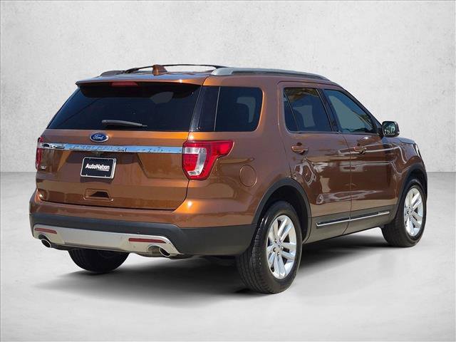 Used 2017 Ford Explorer XLT w/ Equipment Group 202A FWD image 5