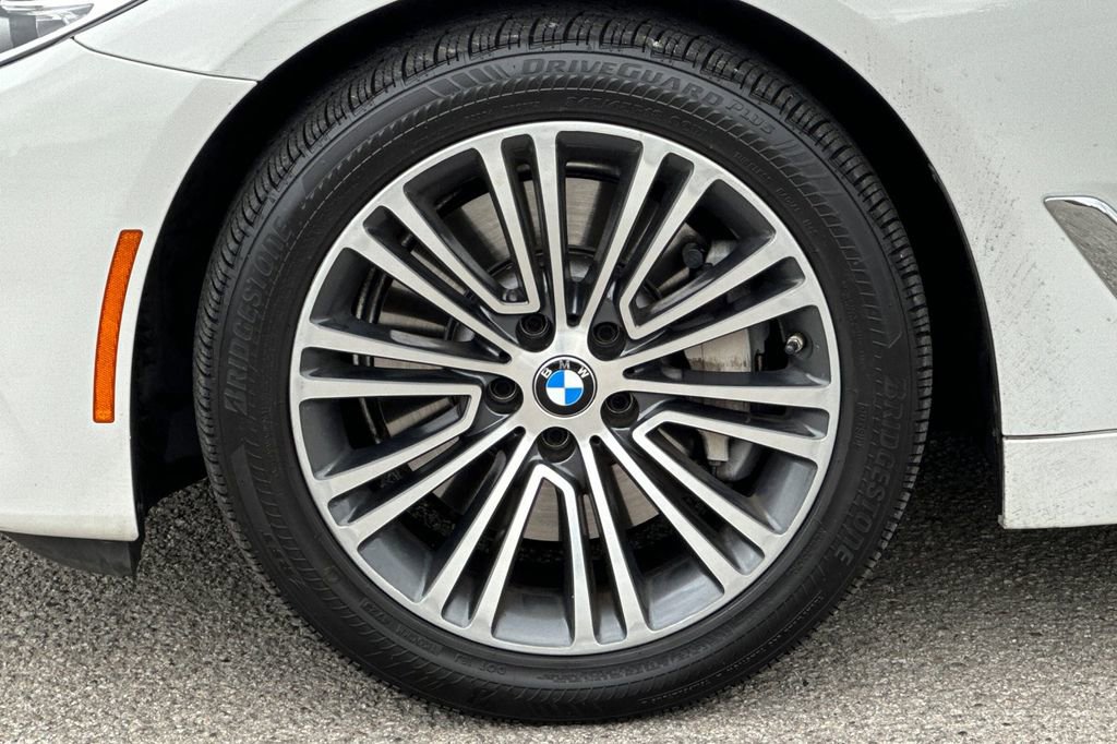 Used 2018 BMW 540i xDrive image 31