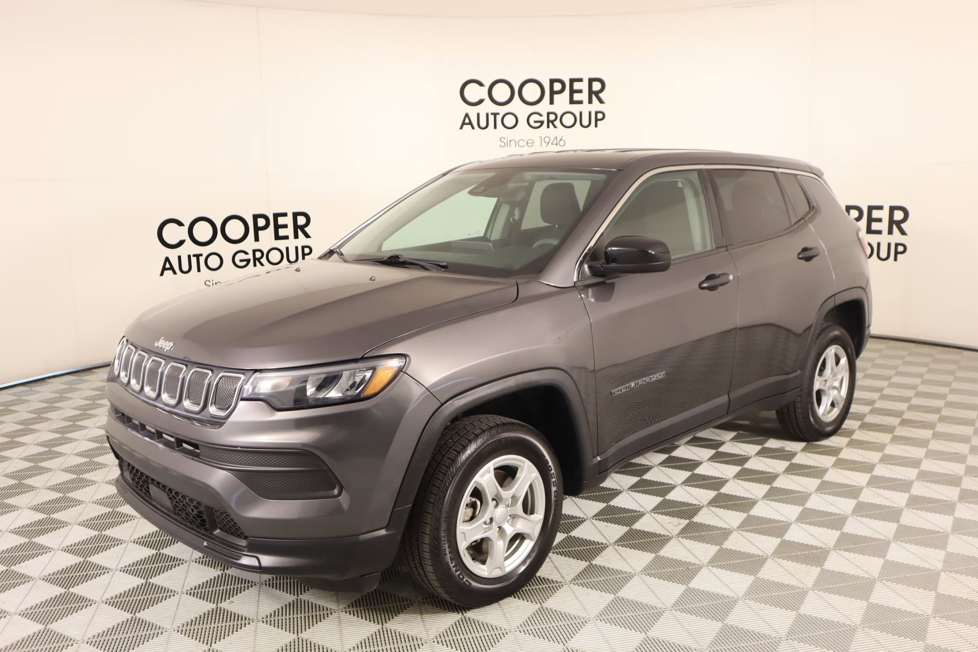 Used 2022 Jeep Compass Sport image 9