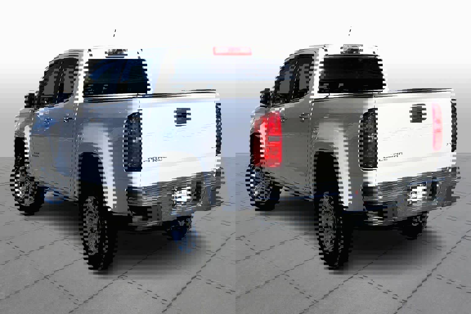 Used 2022 Chevrolet Colorado LT w/ Chrome Appearance Package image 11