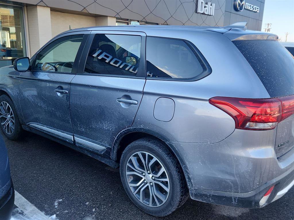 Used 2018 Mitsubishi Outlander ES image 20