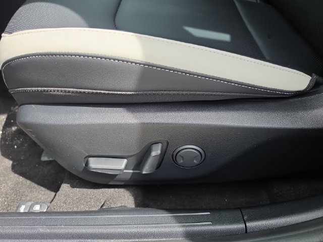 New 2026 Kia K4 GT-Line w/ GT-Line Premium Package FWD image 17