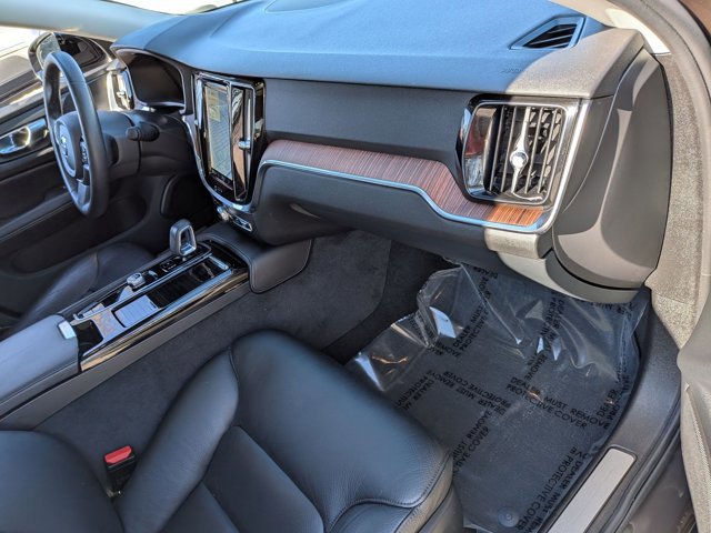 Used 2023 Volvo S60 T8 Plus image 23