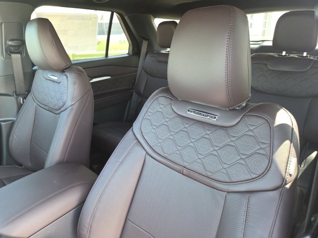 New 2026 Ford Explorer Platinum w/ LUX Leather Package AWD/4WD image 17