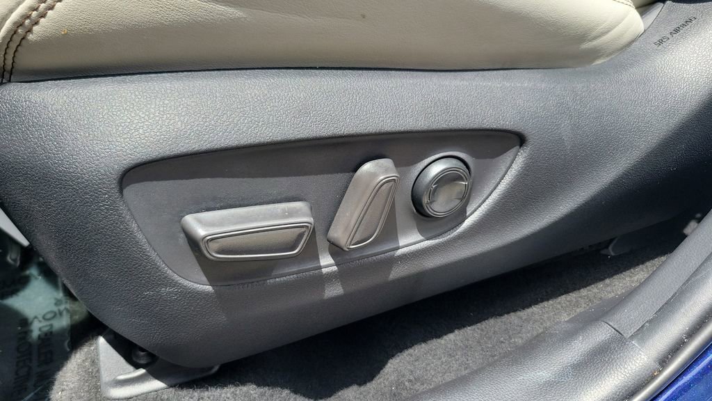 Used 2021 Toyota RAV4 Limited AWD/4WD image 16