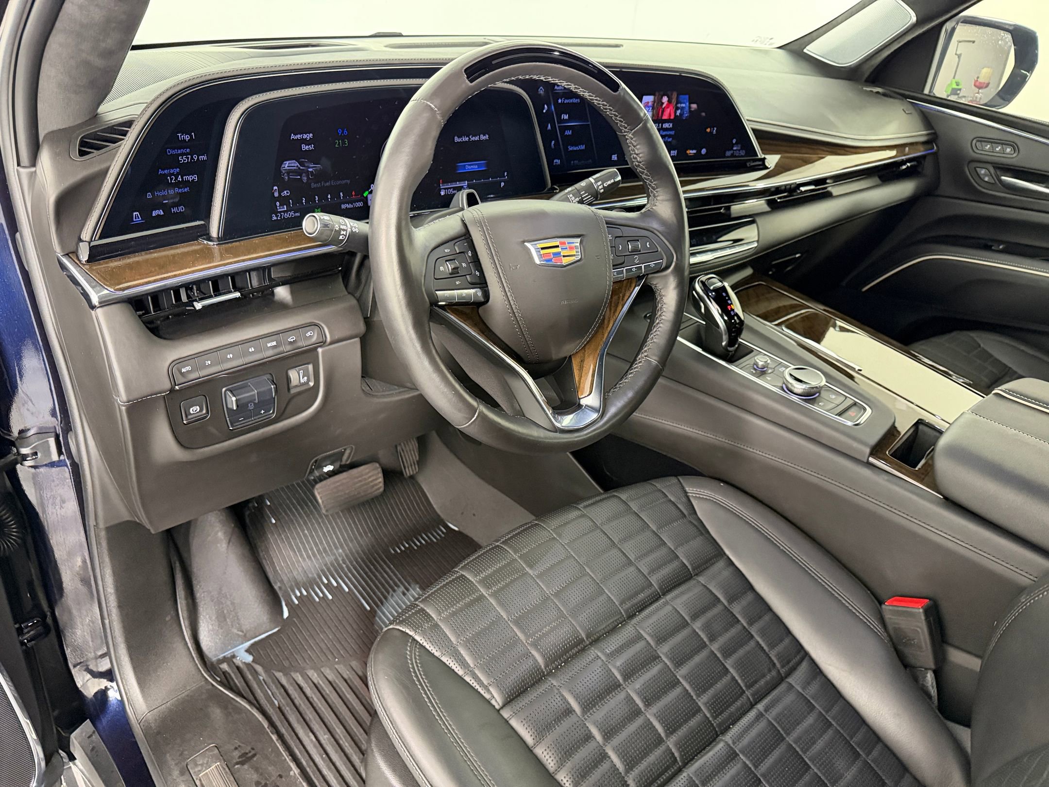 Used 2024 Cadillac Escalade Sport Platinum w/ LPO, ONYX Package AWD/4WD image 4