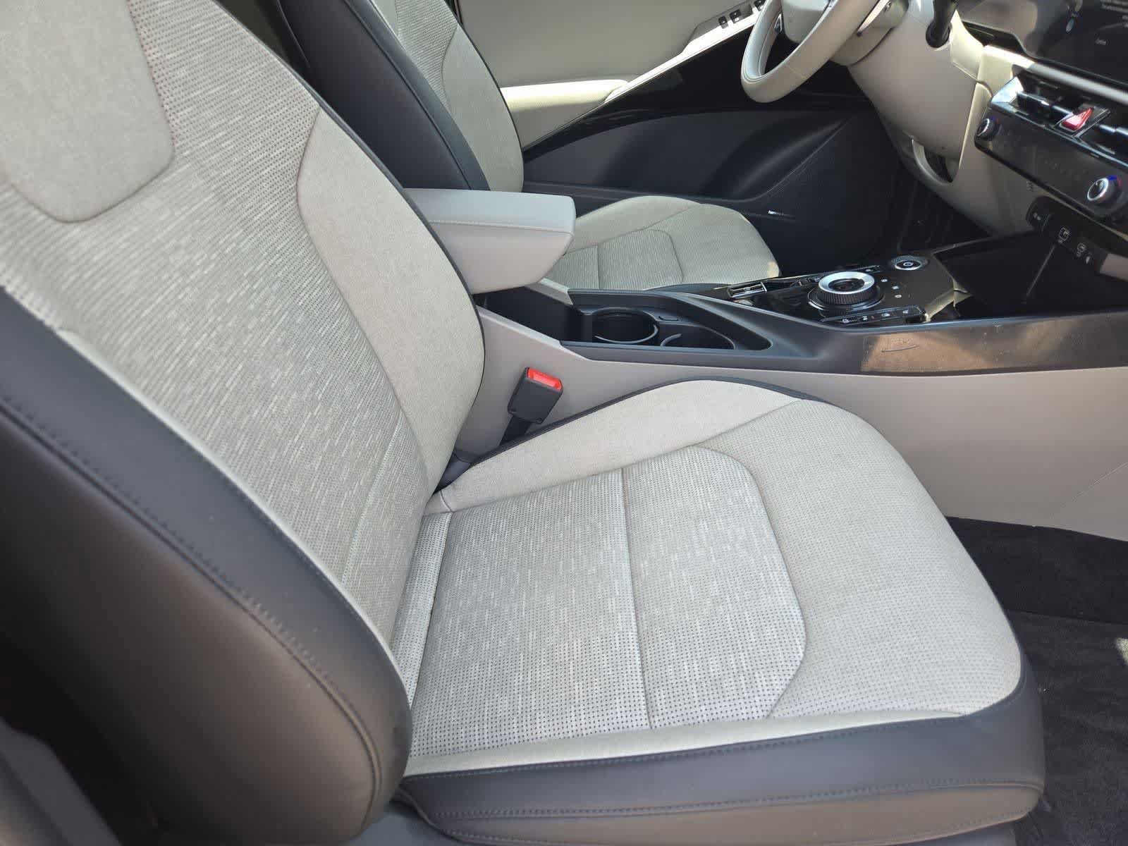 Certified 2023 Kia Niro Wave w/ Wave Preserve Package FWD image 20