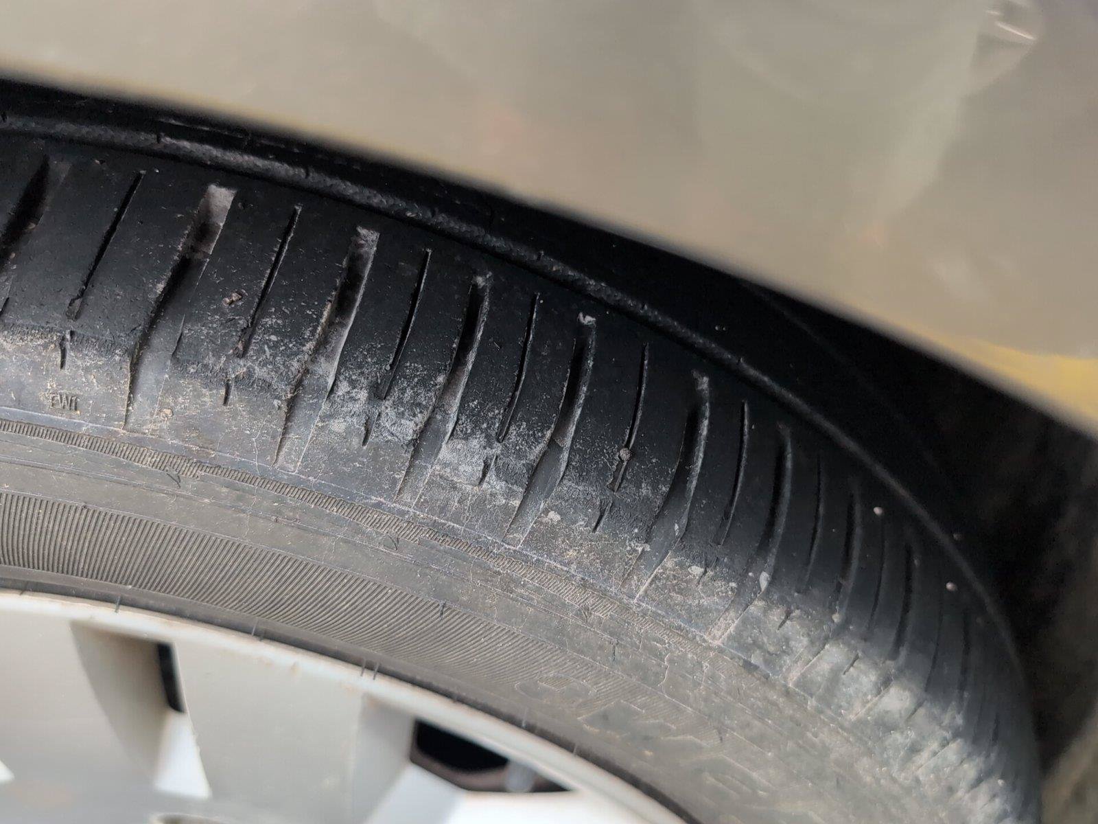 Used 2012 Dodge Avenger SE FWD image 11