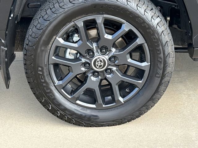 Used 2024 Toyota Sequoia Platinum AWD/4WD image 9