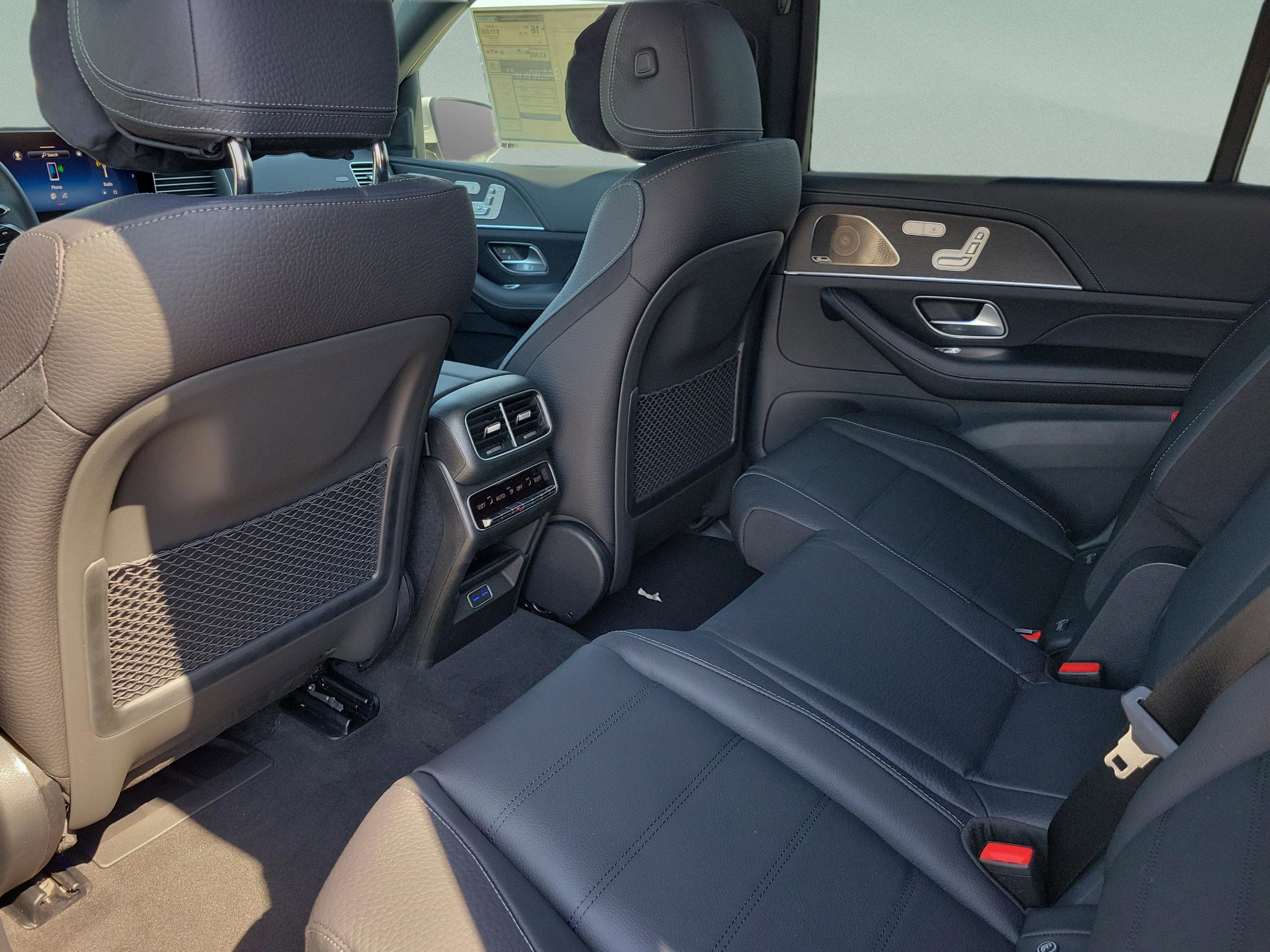 New 2026 Mercedes-Benz GLS 580 4MATIC image 9