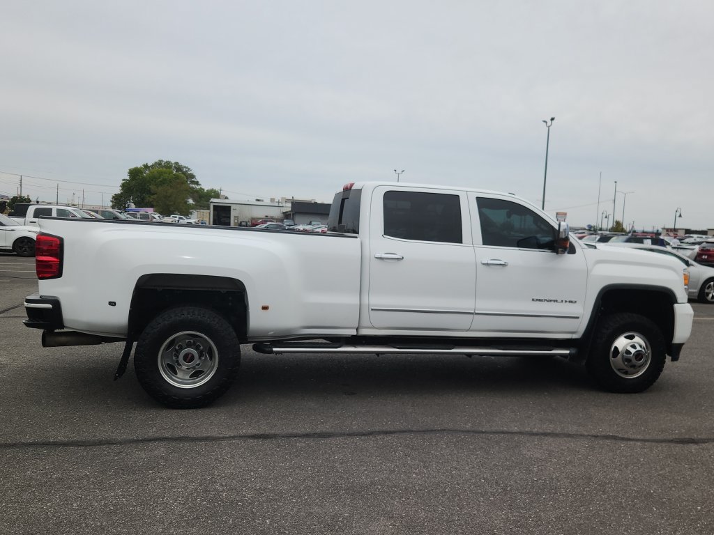 Used 2015 GMC Sierra 3500 Denali w/ Duramax Plus Package AWD/4WD image 2