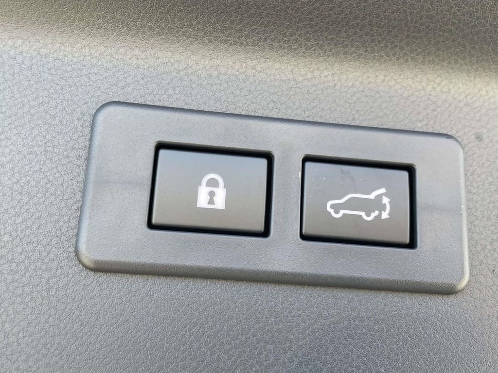 Certified 2025 Subaru Forester Touring w/ Protection Package image 11