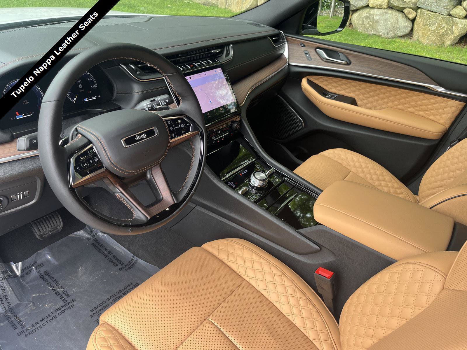 Used 2025 Jeep Grand Cherokee Summit w/ Luxury Tech Group V AWD/4WD image 5