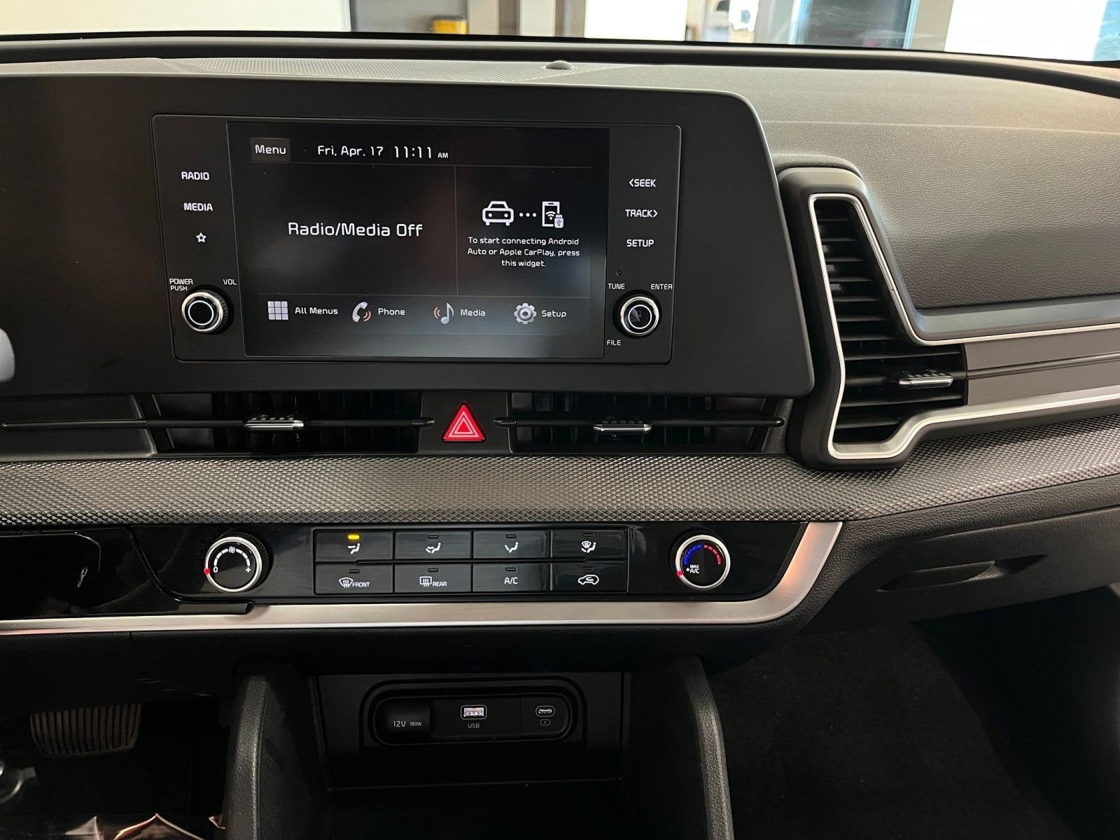 Used 2025 Kia Sportage LX image 17